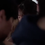 〈竹内有紀〉通勤ラッシュの密着空間で、エビ反り絶頂する女