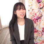 秘書の淫らな瞳に誘われ、童貞君のデカチンが暴発！生ハメ筆おろし